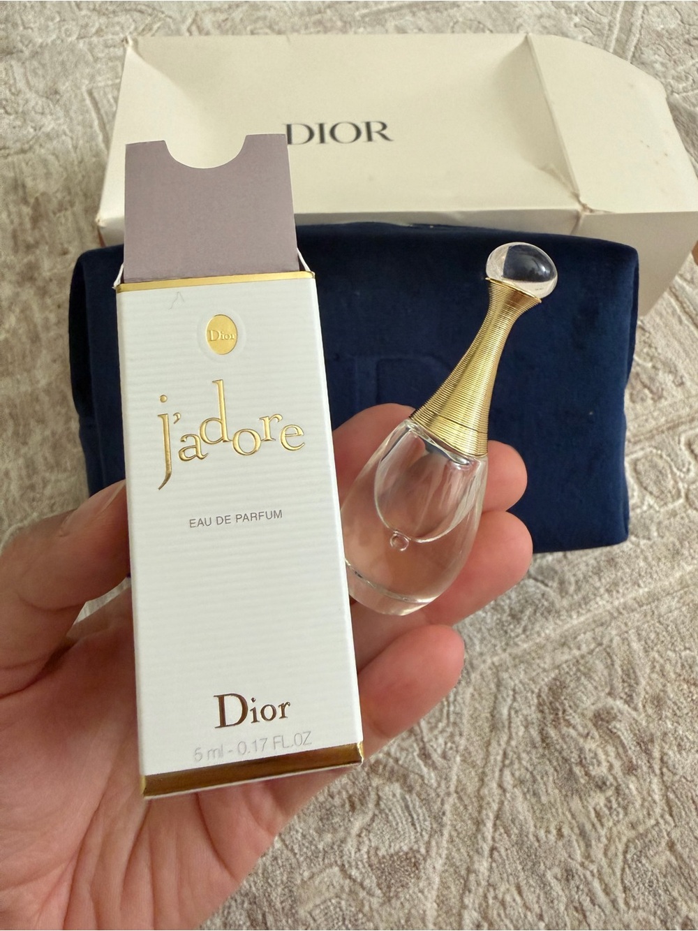 Dior 3-Piece Beauty Gift Set Velvet Pouch Rouge Dior 999 & J’adore Mini - Picture 4 of 8